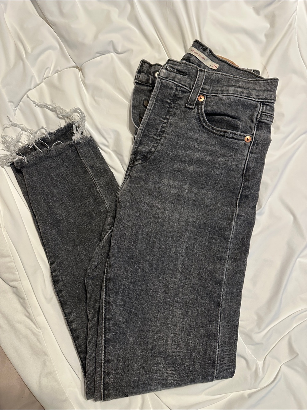 Levi's Black Frayed-Hem Cropped Jeans